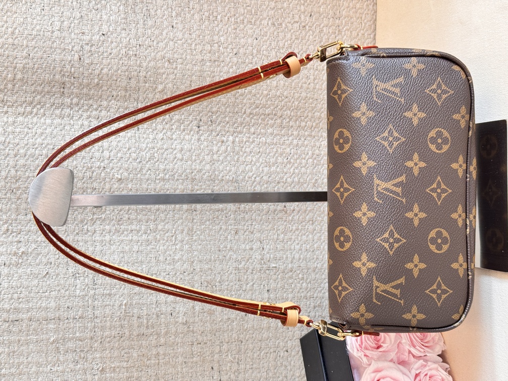 【LOUIS VUITTON】上品◎Portafoglio con catenella Ivy バッグ Ivy Wallet On Chain Bag Monogram Canvas - Handbags | LOUIS
